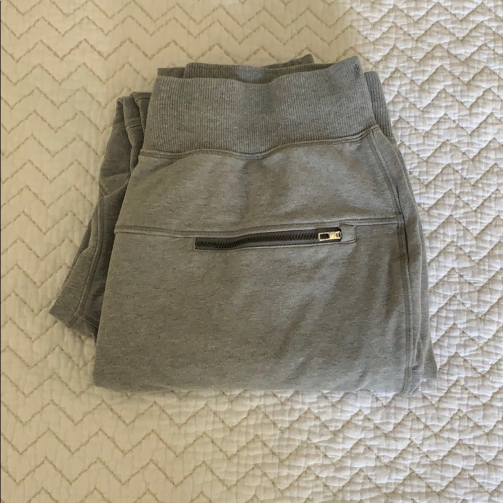 Large Lululemon Men’s Gray Zippered Sweatpants